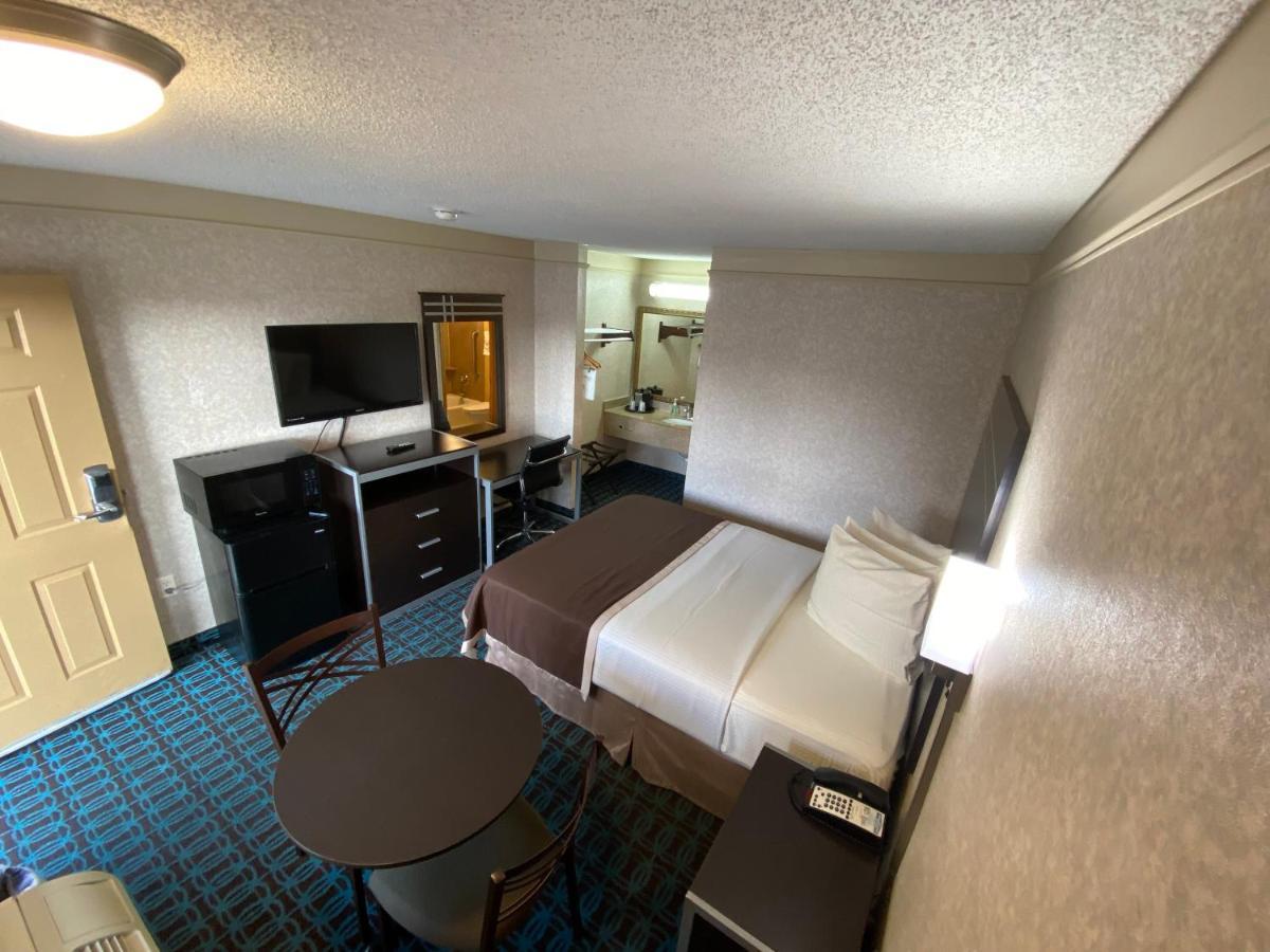 Deluxe Inn - Fayetteville I-95 Ngoại thất bức ảnh