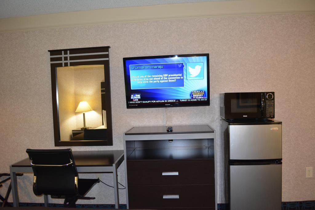 Deluxe Inn - Fayetteville I-95 Ngoại thất bức ảnh