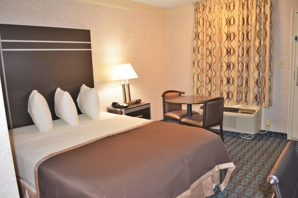 Deluxe Inn - Fayetteville I-95 Ngoại thất bức ảnh
