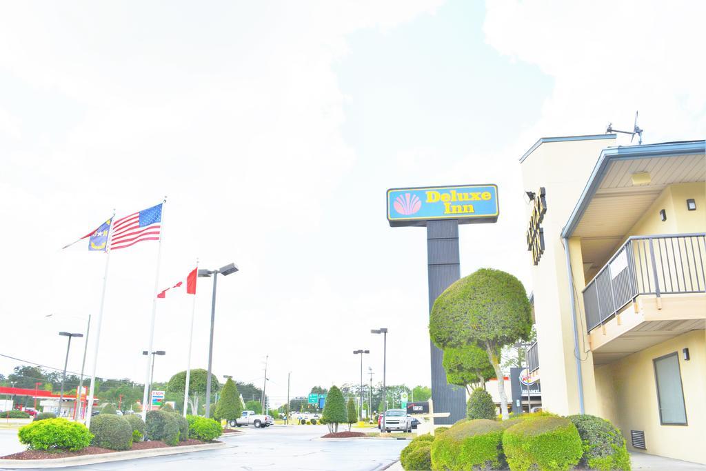Deluxe Inn - Fayetteville I-95 Ngoại thất bức ảnh